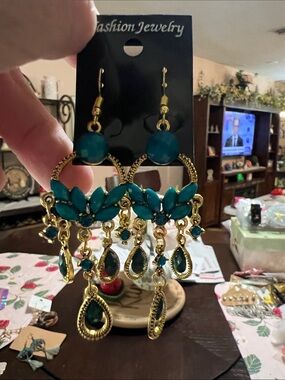 New Fashion Jewelry Teal Chandelier Drop Earrings with Gold Accents